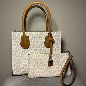 Michael Kors purse and wallet clutch